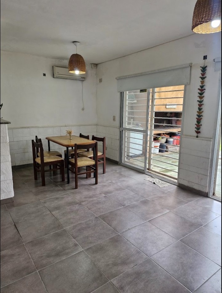 CASA 2 DORMITORIOS CON
